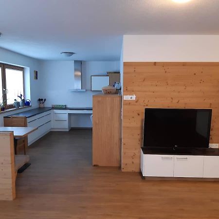 Grosszuegiges Apartment Georg Mayrhofen Barrierefrei Hollenzen Exterior foto
