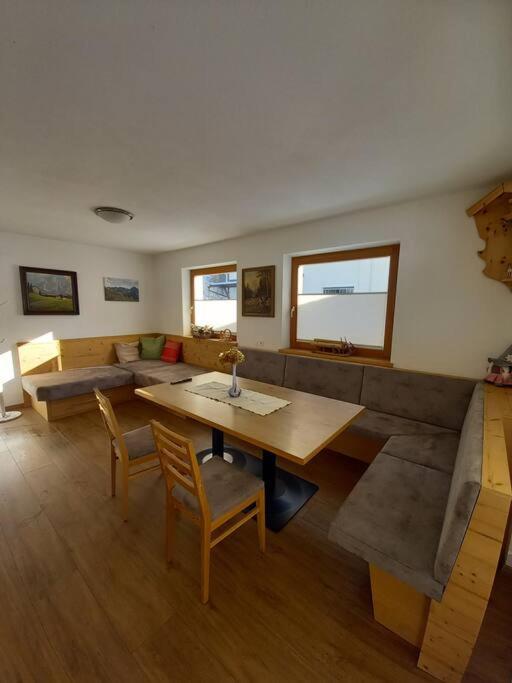 Grosszuegiges Apartment Georg Mayrhofen Barrierefrei Hollenzen Exterior foto