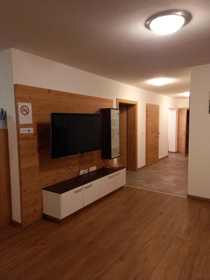 Grosszuegiges Apartment Georg Mayrhofen Barrierefrei Hollenzen Exterior foto