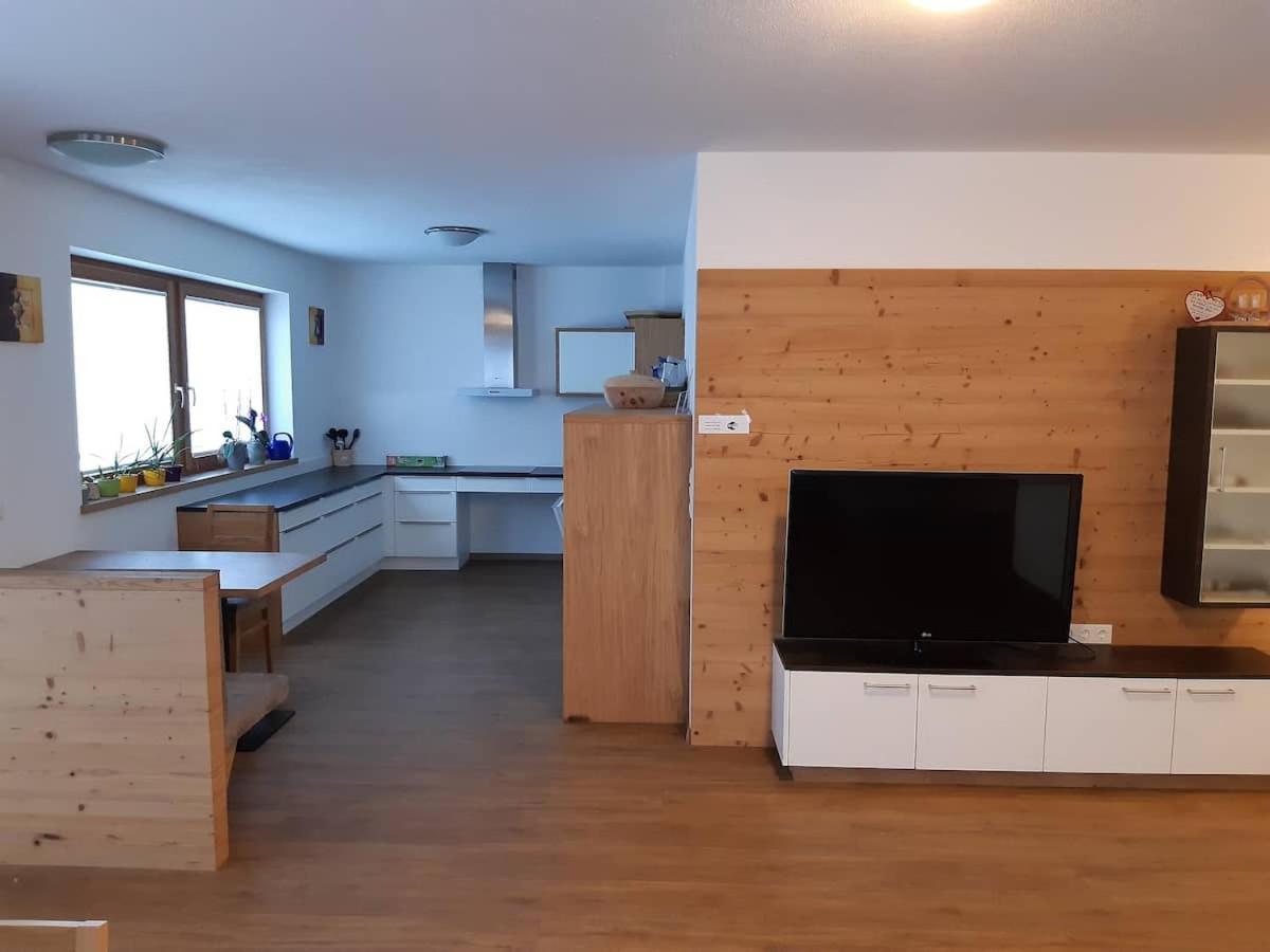 Grosszuegiges Apartment Georg Mayrhofen Barrierefrei Hollenzen Exterior foto