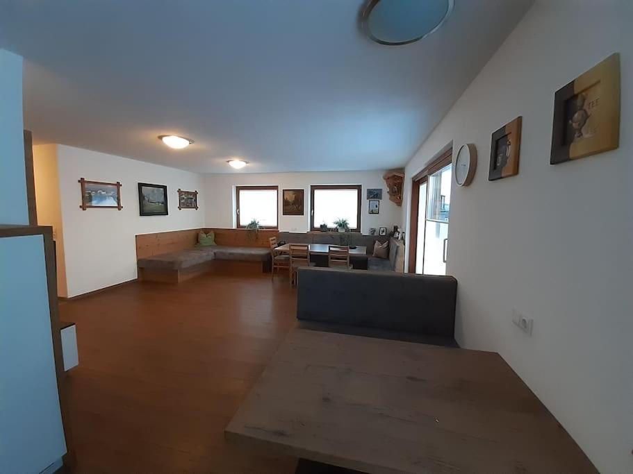 Grosszuegiges Apartment Georg Mayrhofen Barrierefrei Hollenzen Exterior foto