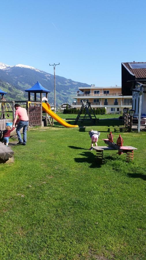Grosszuegiges Apartment Georg Mayrhofen Barrierefrei Hollenzen Exterior foto